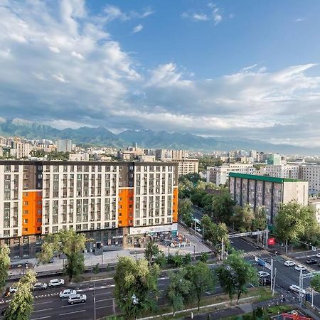 Квартира С Видом На Горы Almaty Exterior foto